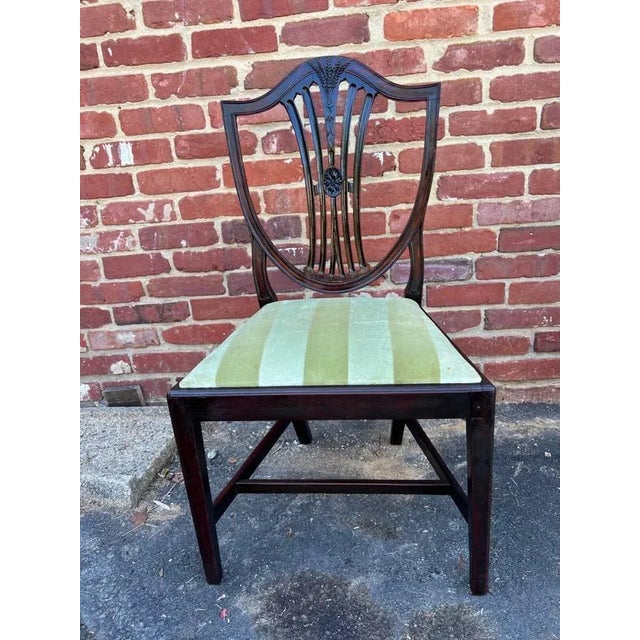 Antique 19th Century Pair of Federal Style Mahogany Carved Wheatsheaf Shield Back Side Chairs. For Sale - Image 4 of 8