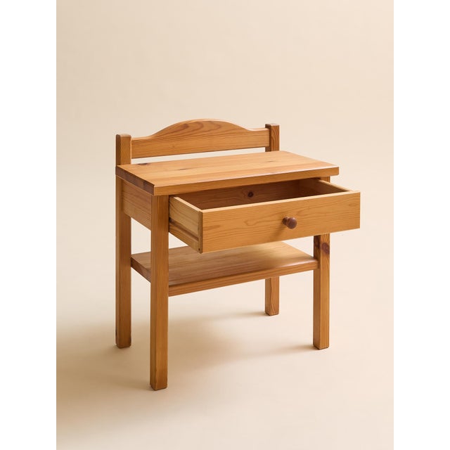 1950s The Pair of Vintage Small Pine Side Tables For Sale - Image 4 of 11