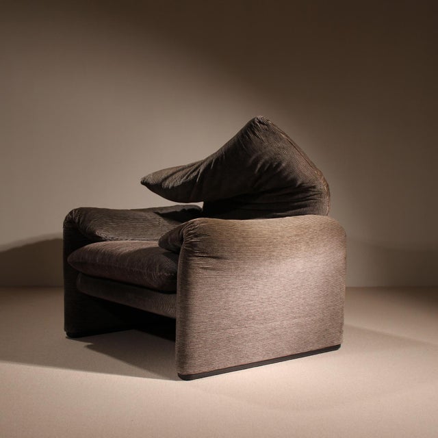 Cassina Set of Maralunga Lounge Chair and Ottoman by Vico Magistretti for Cassina, Italy, 1973 For Sale - Image 4 of 18