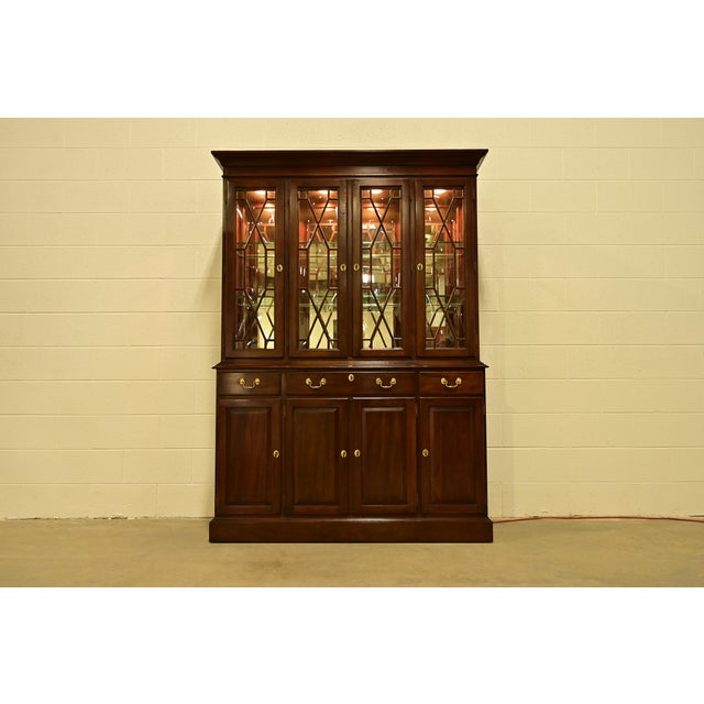 Ethan Allen Knob Creek Georgian Carved Mahogany Lighted Breakfront Bookcase Cabinet For Sale - Image 13 of 18