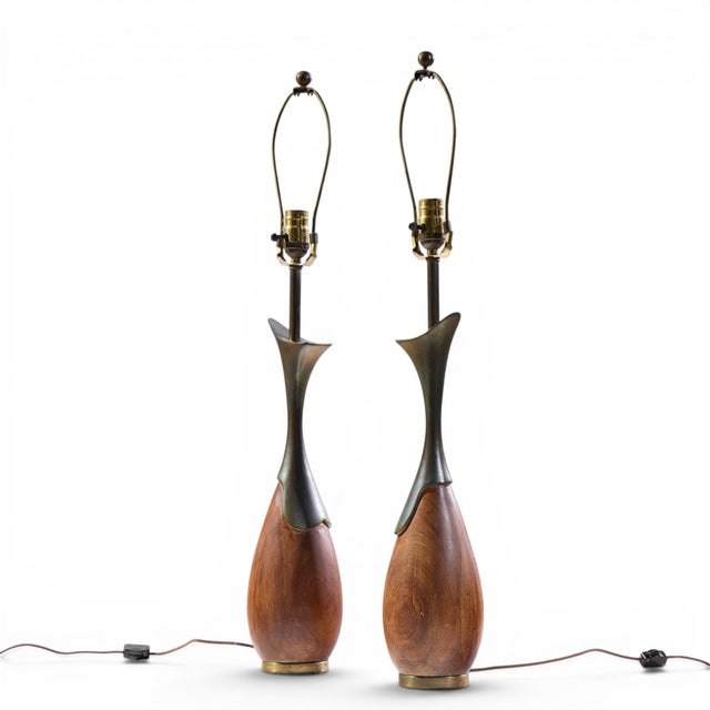 Mid-Century Modern Tony Paul for Westwood Industries Mid Century Walnut and Brass Lamps - Pair For Sale - Image 3 of 8