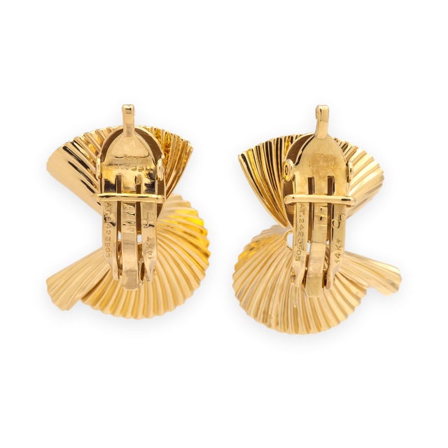 Metal 1950s Retro Tiffany & Co. George Schuler 14k Yellow Gold Swirl Clip on Earrings 1950's, A Pair For Sale - Image 7 of 12