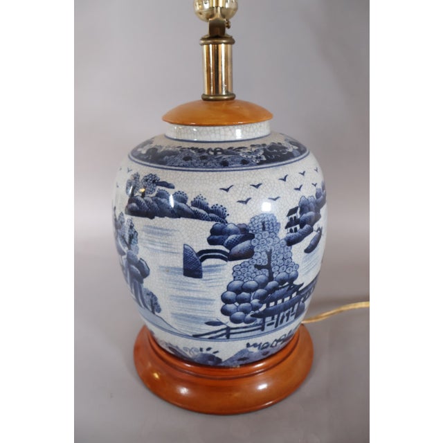 Vintage Chinese Blue & White Crackle Glaze Porcelain Ginger Jar Table Lamp, 1970s For Sale - Image 4 of 7