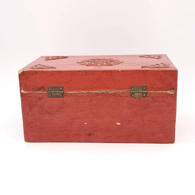 Chinese Red Lacquered and Gilt Pig Skin Jewelry Box, Circa 1900 For Sale In San Francisco - Image 6 of 12