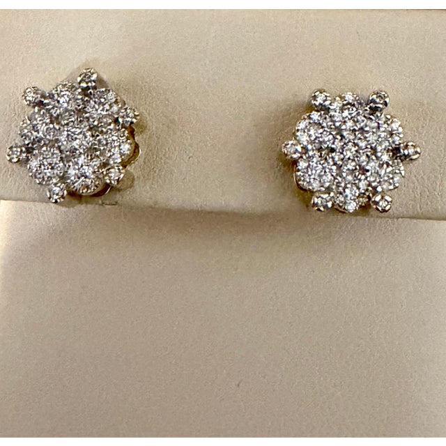 Transparent 1.8 Carat, Cluster Stud Earrings 18 Karat Yellow Gold , Great Value 5.3 Gm For Sale - Image 8 of 18