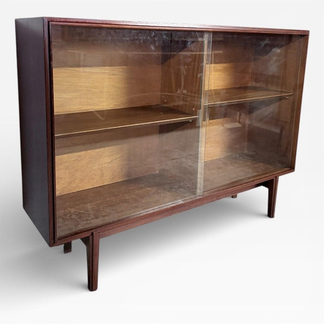 Sliding Glass Bookcase by Richard Hornby, 1960s For Sale - Image 4 of 9