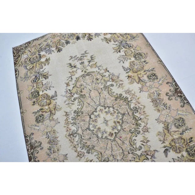 Oushak Rug with Floral Pattern For Sale - Image 4 of 10