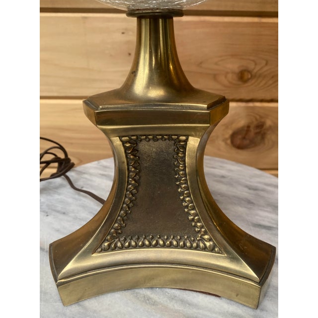 Hollywood Regency 1950s Hollywood Regency Crackle Glass Globe Brass Table Lamp For Sale - Image 3 of 9