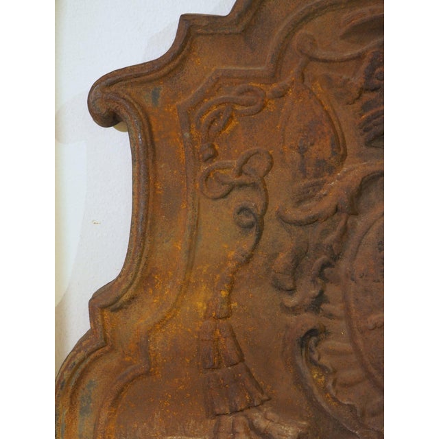 Large 19th Century French Cast Iron Fireback With Rampant Lion and Crown For Sale In Dallas - Image 6 of 14