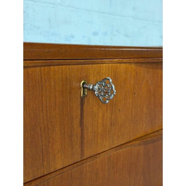 Teak 4-Drawer Dresser With Raised Edges and Sculpted Pulls Danish Mid-Century Modern 1960s For Sale - Image 4 of 12