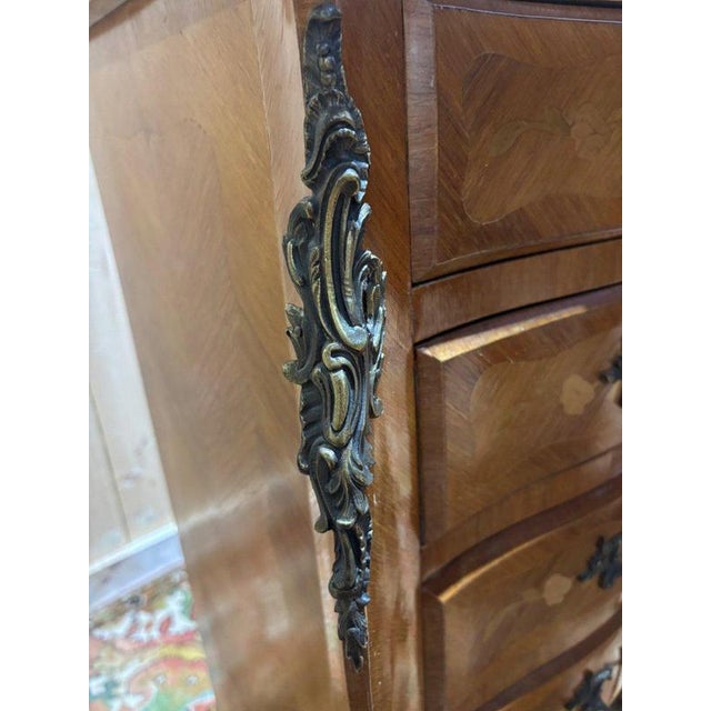 Louis XV Chest of Drawers in Wood For Sale - Image 10 of 12