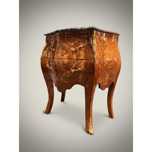 Mahogany and Kingwood Veneer Bombe Bedside Lockers with Marble Tops, Set of 2 For Sale - Image 3 of 5