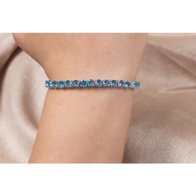 VR Jewels 19.7ct Round Cut Blue Topaz & Diamond Classic Wedding Bracelet in 18k White Gold For Sale - Image 4 of 13