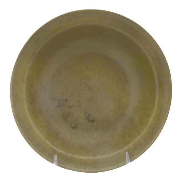 Antique Chinese Celadon Tang Dynasty Yue Ware Style Rimmed Bowl For Sale