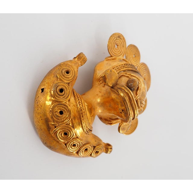 Colombia Taïrona civilization - Woman with spirals Statuette carried out according to the lost wax technique Down gold...