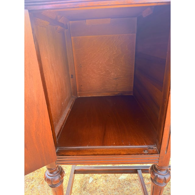 Antique 1920s Federal Hepplewhite Revival Walnut Buffet Sideboard Neoclassical For Sale - Image 12 of 16