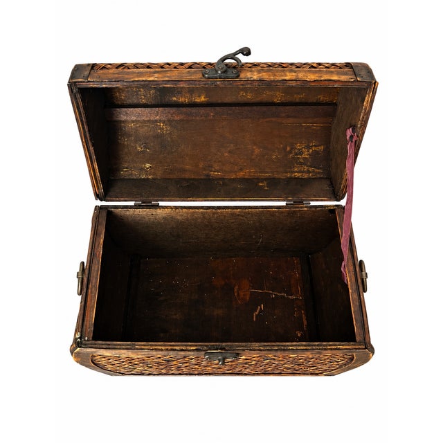 Brown Late 20th Century Domed Woven Natural-Fiber and Wood Keepsake Chest With Ring Handles For Sale - Image 8 of 8