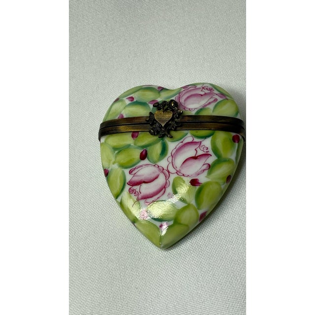 French Limoges France Rochard Hand Painted Heart Shaped Hinged Box For Sale - Image 3 of 9