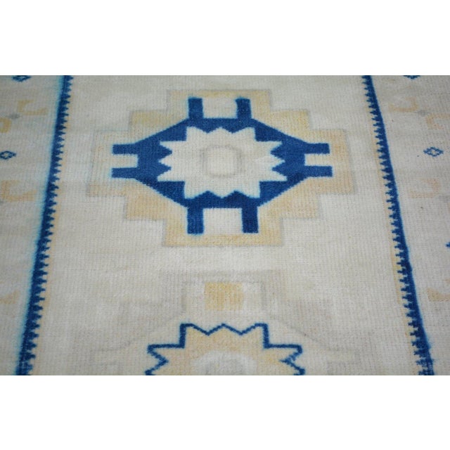 1950s Vintage Turkish Anatolian Hand Knotted Wool Rug, 2'9''x9'9'' For Sale - Image 5 of 5