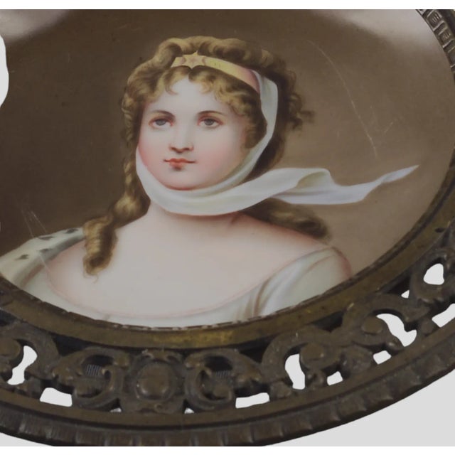 Bronze Antique Late 19th Century Portrait Plate Queen Louise of Prussia Bronze Card Trinket Tray Holder For Sale - Image 8 of 10