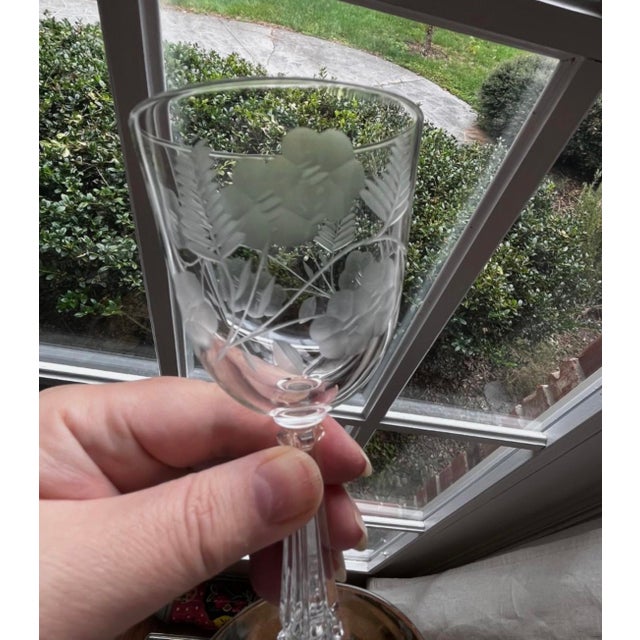 1950s Mid-Century Modern Wine Glasses Crystal Garland Pattern by Libbey Glass Company - Set of 7 For Sale In Greensboro - Image 6 of 10