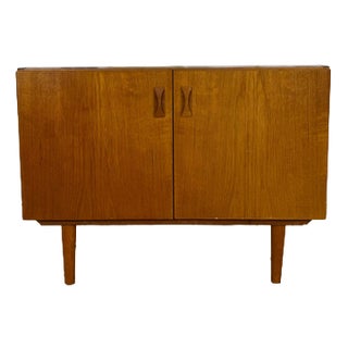 Mid-Century Modern Teak Sideboard with Internal Drawers For Sale