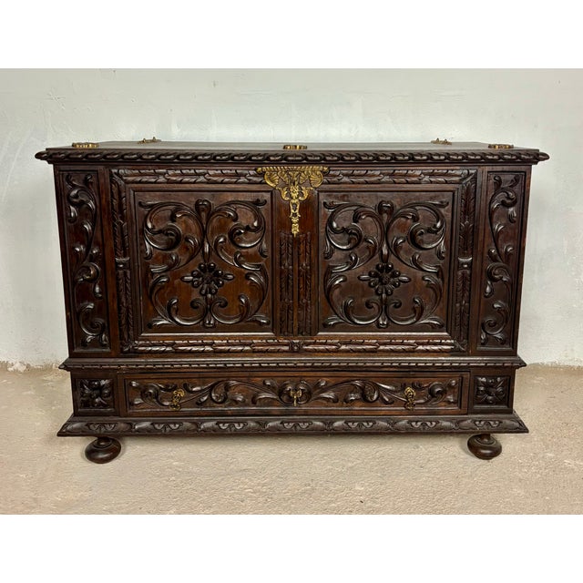 Spanish Carved Blanket Chest, 1920 For Sale - Image 4 of 17