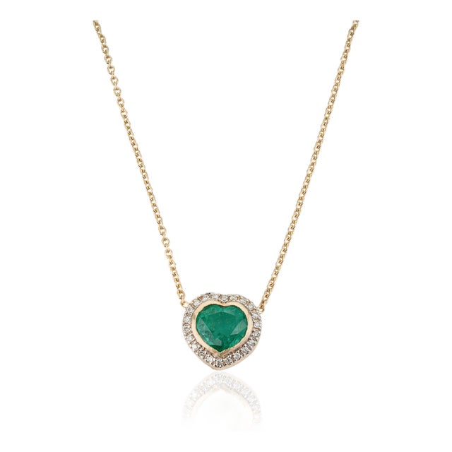 Heart-Cut Natural Emerald Diamond Vintage Necklace in 14k Yellow Gold For Sale