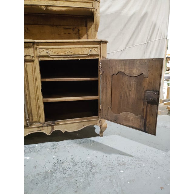 Late 18th Century French Louis XV Provincial Oak Buffet À Deux Corps, Circa 1770 For Sale - Image 14 of 15