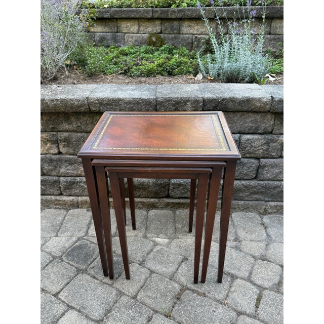 Traditional Vintage Edwardian Mahogany Leather Top Nesting Tables - Set of 3 For Sale - Image 3 of 12