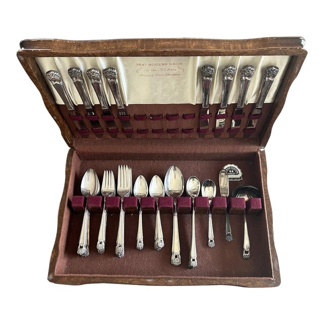1847 Rogers Bros Eternally Yours Silverplate Flatware Set of 52 With Case For Sale