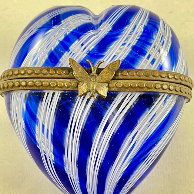 Traditional Murano Venetian Glass Latticino Heart Shaped Trinket Box For Sale - Image 3 of 7