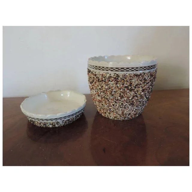 English Antique 18th / Early 19th Century English George III Staffordshire Pearlware Mochaware Sanded Flower Pot and Under Tray Cachepot For Sale - Image 3 of 10