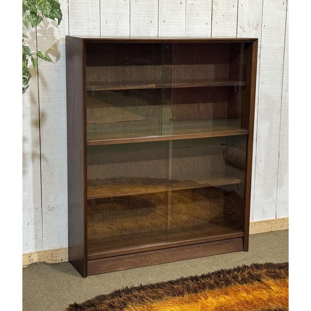 English Mahogany Display Cabinet, 1970s For Sale - Image 15 of 16