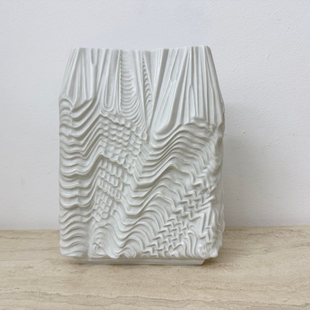 Large Kaskade Vase in White Porcelain by Martin Freyer for Rosenthal Studio Linie, 1966 For Sale - Image 10 of 10