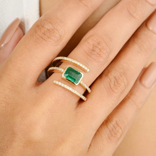 Art Deco 14k Yellow Gold Octagon Cut Emerald & Diamond Spring Ring Size 5.5 For Sale - Image 3 of 10