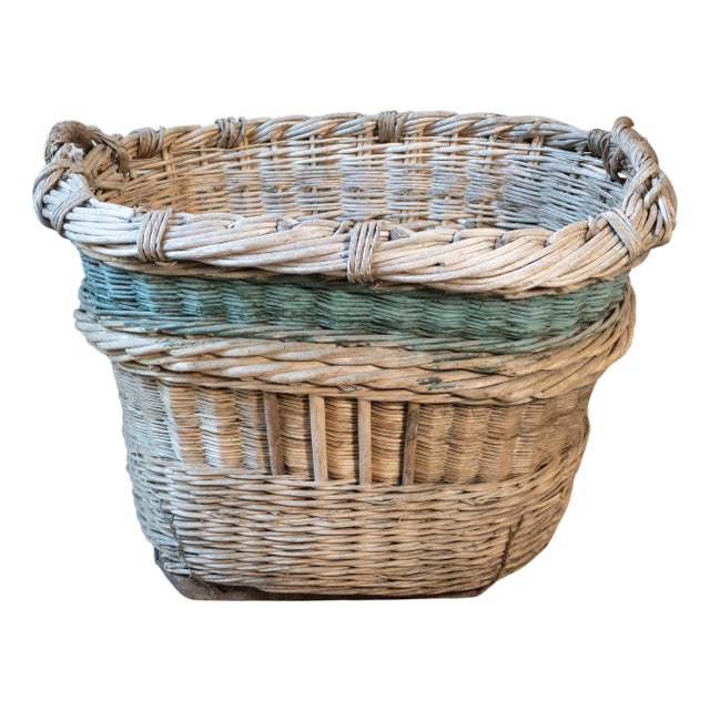 Early 20th Century French Wicker Grape Harvesting Basket For Sale