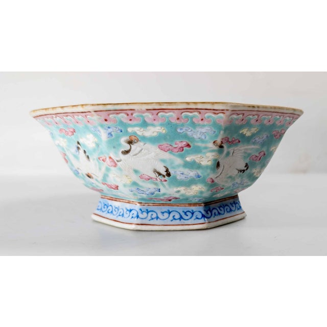 19th Century Chinese Turquoise and Famille Rose Octagonal Bowl With Cranes, Tongzhi Period For Sale - Image 4 of 15