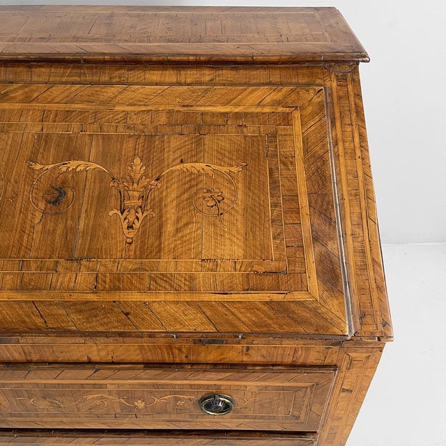 Italian Drop-Leaf Chest of Drawers in Inlaid Wood, 1700s For Sale - Image 12 of 18