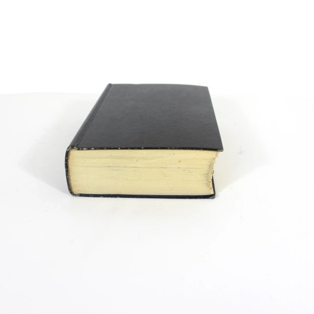 Mid-Century Modern 1972 Amy Vanderbilt’s Etiquette the Guide to Gracious Living Hard Cover Book Hardcover For Sale - Image 3 of 11