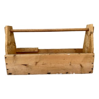Vintage 1900s Large Rustic Farmhouse Solid Pine Wood Carpenter’s Tool Box Caddy For Sale
