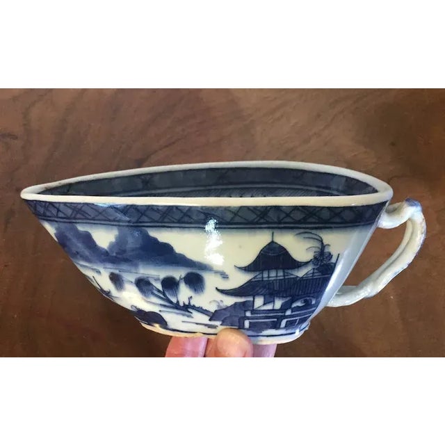 Antique Early 19th Century Chinese Export Blue & White Canton Porcelain Gravy Boat For Sale - Image 10 of 13