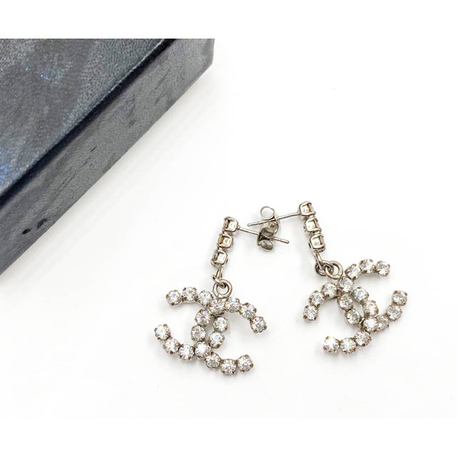 Chanel Chanel Silver Bar Rocky CC Dangle Piercing Earrings, Pair For Sale - Image 4 of 4