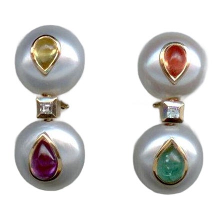 Pair of Freshwater Button Pearls With Fancy Color Sapphires and Diamond Spacers, in 18k Yellow Gold For Sale