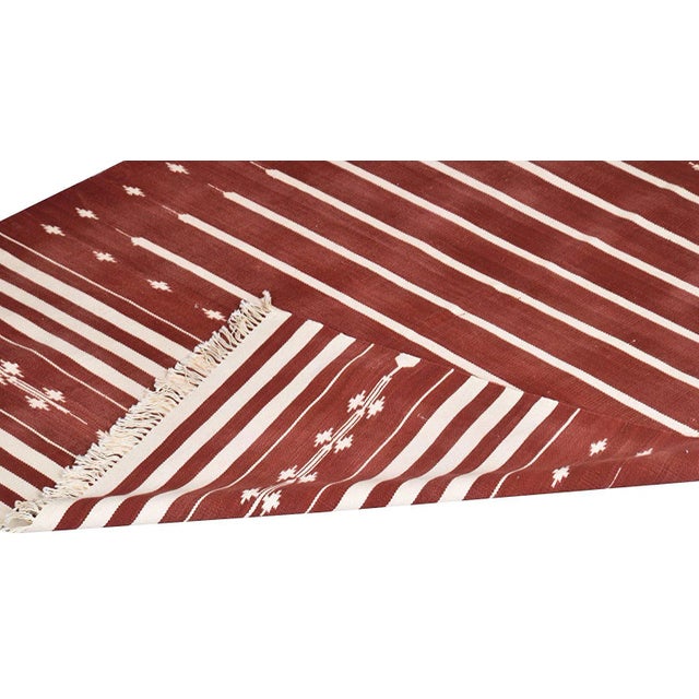 Boho Chic Dahlia Rug, 5x8, Brick Red & White For Sale - Image 3 of 5