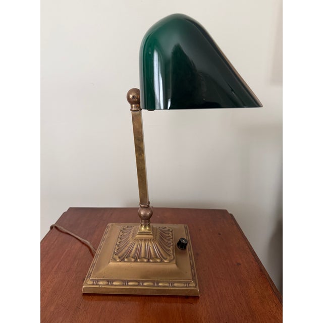 Emeralite 1930s Emerallite Bankers Desk Lamp by McFaddin & Co. New York, With Adjustable Shade and Stem For Sale - Image 4 of 12