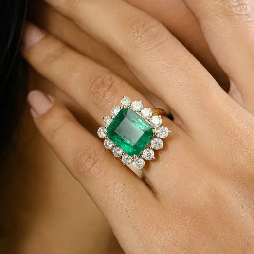 Zambian Emerald Halo Diamond Statement Ring in 18k Solid Gold Size 5.5 For Sale In New York - Image 6 of 12