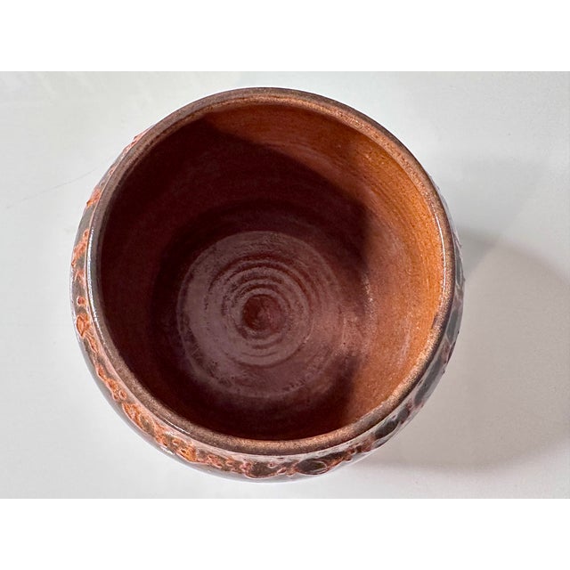 1970s Hand-Thrown Ceramic Art Planter with Organic Line Rim Decoration by Helma Klett, Germany, 1970s For Sale - Image 5 of 15