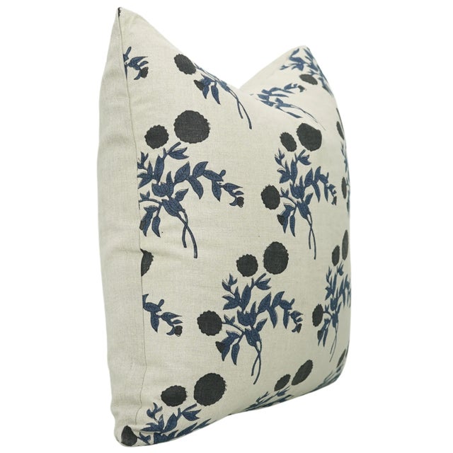 Add a touch of elegance to your space with the Fabdivine Block Print Cushion Cover in the timeless Gulab print....