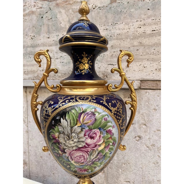 Poutish hand-decorated blue and gold ceramic from the 1950s Unique piece with label on the inside of the base In very good...